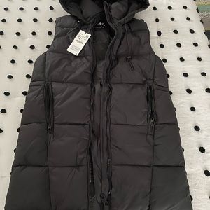 ZARA Women’s black long puffer vest